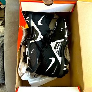 Men’s Nike Force Savage 2 Shark Football Cleats